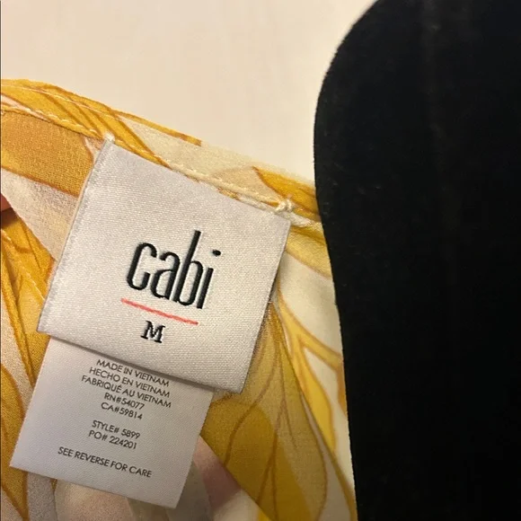 Cabi Medium Yellow Floral Ruffle Sleeve Blouse for Women - Picture 2 of 3